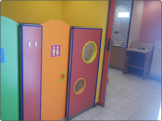 お子さま用トイレ